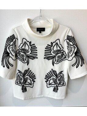 Gracia Embroidered Top - Size Small